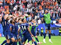 开云体育app-包含欧洲足球赛事热火朝天，喜怒哀乐尽显球场的词条