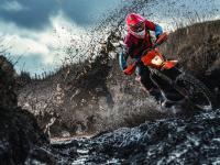 开云平台-意甲焦点战之夜，阿劳霍发挥堪称完美，铸就防线不朽传奇