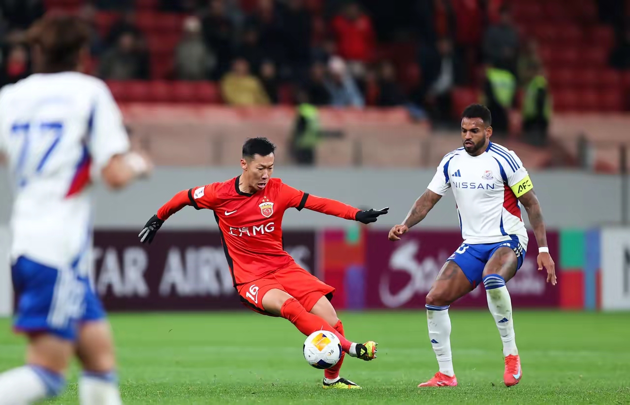 包含上海上港力克对手，豪取近10连胜的词条