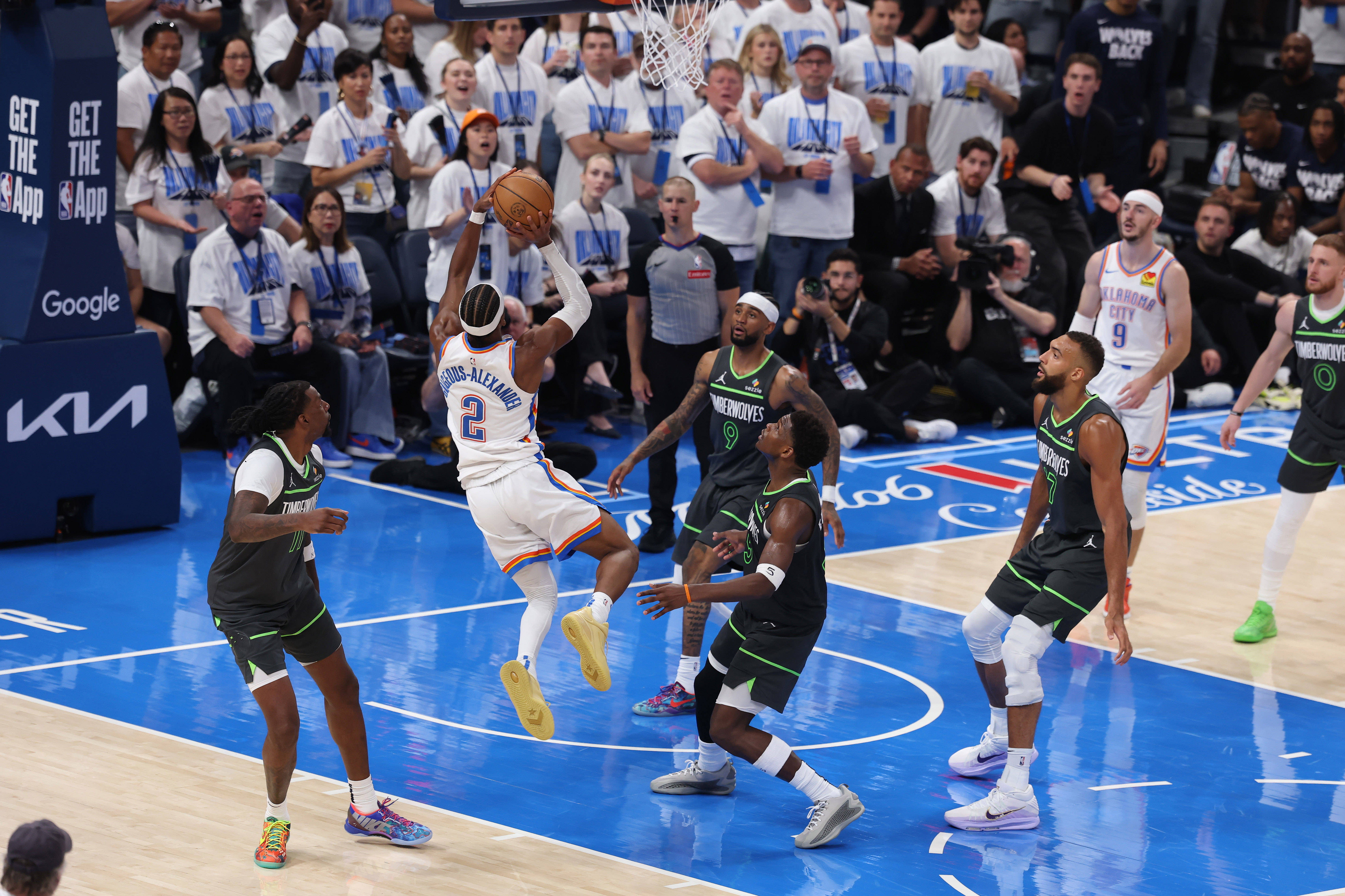 森林狼遭遇困境,鲍尔局势尴尬帮助球队斩获胜利的简单介绍 森林狼遭遇困境,鲍尔局势尴尬帮助球队斩获胜利的简单介绍