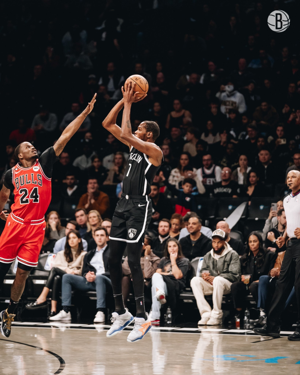 篮网鏖战灰熊，拉文统治全场的简单介绍