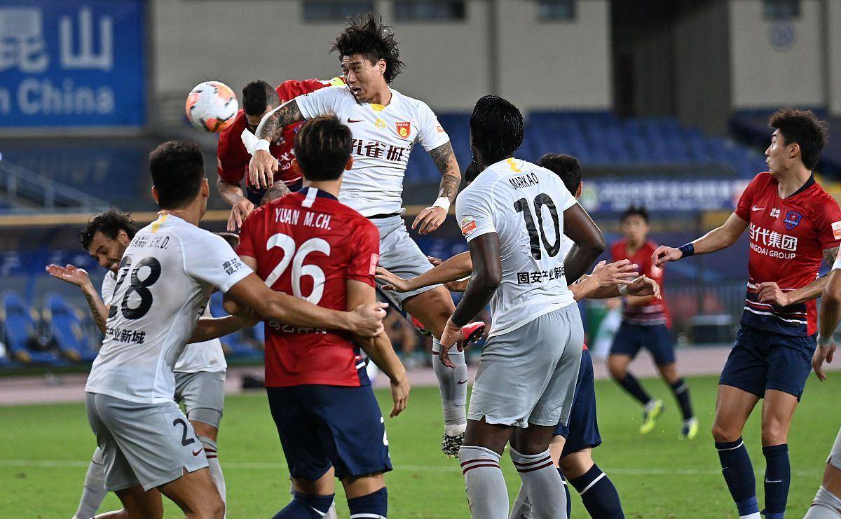 武汉卓尔大胜重庆力帆，豪取三分的简单介绍