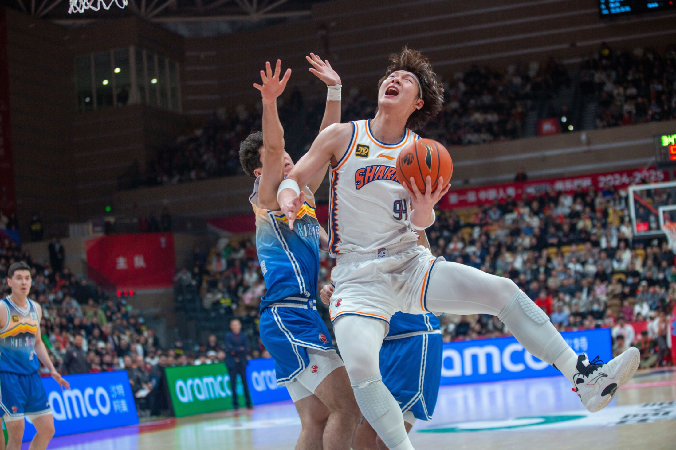 关于里约杯篮球赛争夺激烈，胜负难分的信息