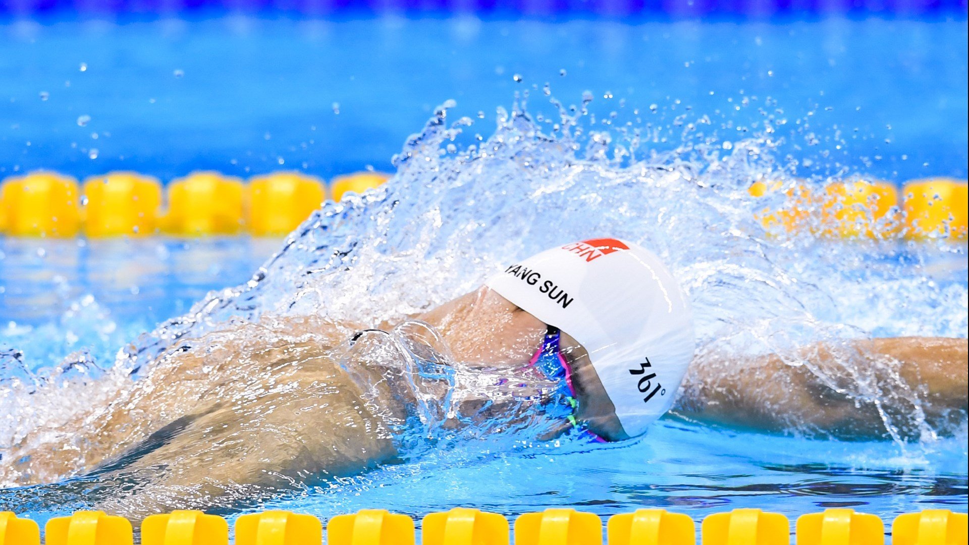 班凯罗关键一击定乾坤，猛龙轻取北京队展露冠军相